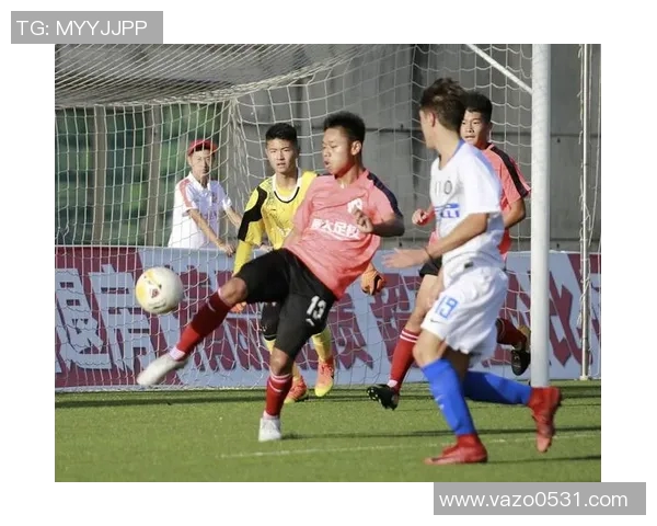 恒大与辽宁新开比分激战正酣球迷热情高涨期待精彩瞬间